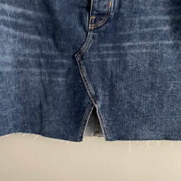 Old Navy Womn 16 Higher High-Rise Button-Fly OG Straight Cut-Off Mini Jean Skirt - Picture 4 of 11